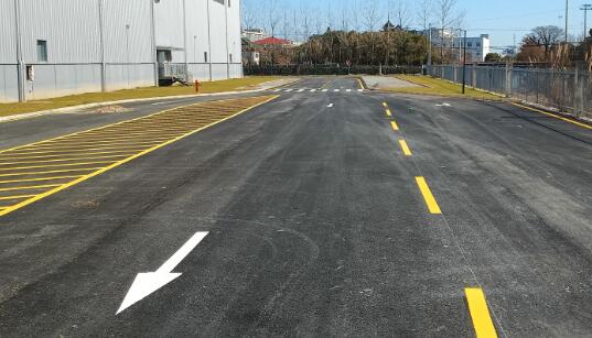 蘇州專業車位劃線團隊？飛揚市政精準提升道路標識清晰度